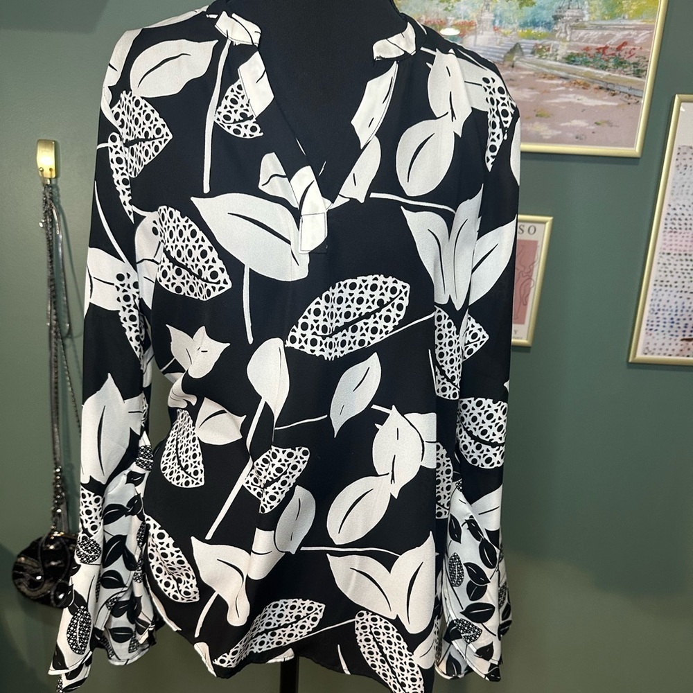 Kaari Blue Leaf Pattern Blouse with Bell Sleeve Boho Size M